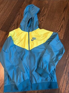 Nike Boys windbreaker in Blue and lime Hooded Windbreaker Jacket